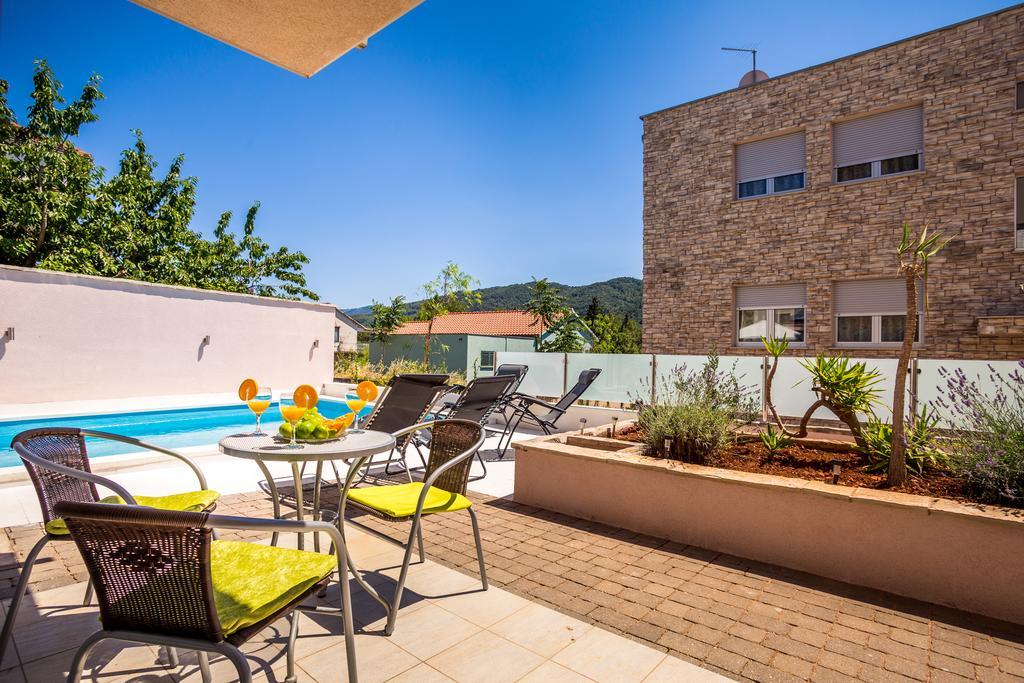 Apartment Falcon Стари Град Номер фото